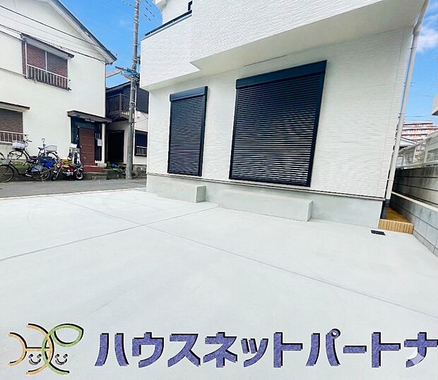 カースペースは並列で2台分がOK。お友達が遊びに来ても、安心ですね。