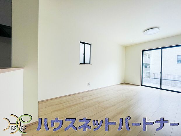 流行に左右されず、将来にわたって価値が継続する「上質」な佇まい。おしゃれな雰囲気や自然の潤い、親しみやすさといった個性を、街に新たな価値をもたらし続けます。