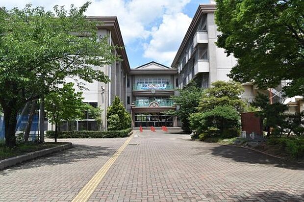 周辺環境-中学校(650m)越谷市立西中学校