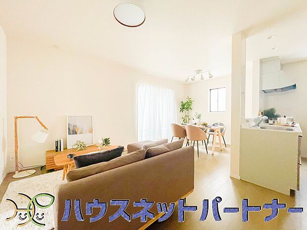 うららかな陽射しがどのお部屋にも降り注ぎますように、快適さを追求した間取設計。得難い立地環境での生活を恵みの豊かな永住の地へと変えてくれます。