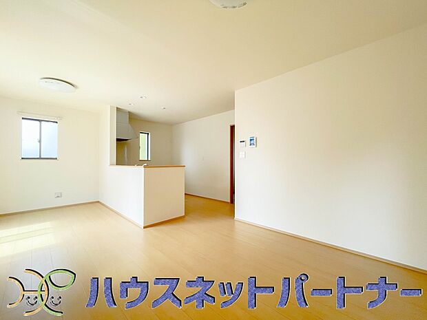 家族の温かさと陽光の暖かさ、楽しい毎日と明るい未来を予感させる「空間が織り成すひとつ先の住み心地」を演出します。