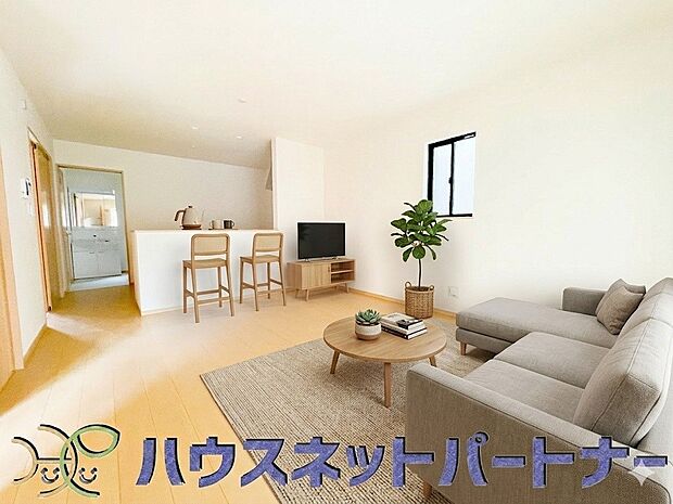 LDKはゆったり15帖。※家具はイメージです。 