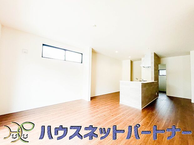 うららかな陽射しがどのお部屋にも降り注ぎますように、快適さを追求した間取設計。得難い立地環境での生活を恵みの豊かな永住の地へと変えてくれます。