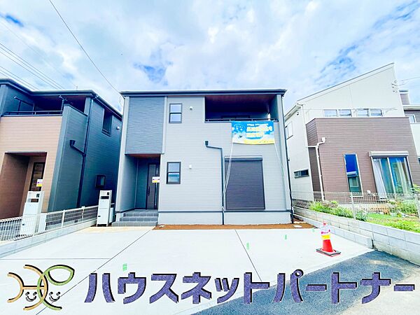 太陽に愛された邸は、陽当り・通風に優れた魅力的で快適さを追求した新築戸建でした。ここに住むからこそ意味がある。そんな特別感に浸りながら、毎日をお過ごしして欲しいです。