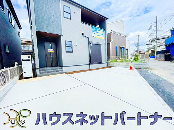 通勤や家族の送迎など、毎日の生活にマイカーが欠かせない方にとって駐車場は大事な条件。敷地内にカースペースがあれば、お出かけやお買い物の際の搬入出もらくらくです。