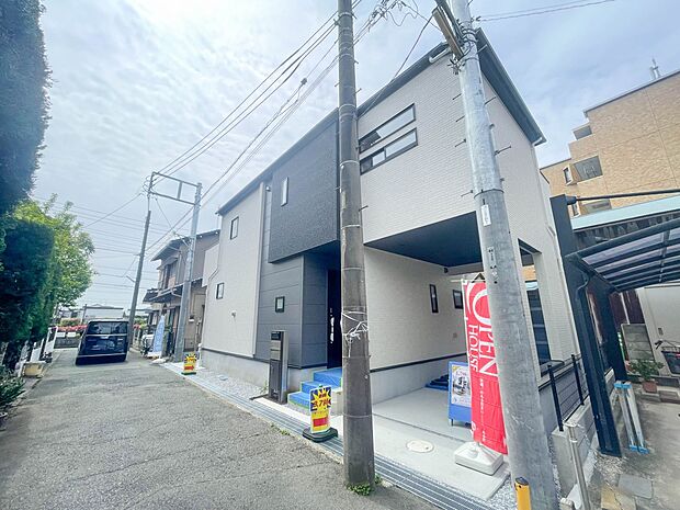 前面道路の日当たりの良い明るいお家。