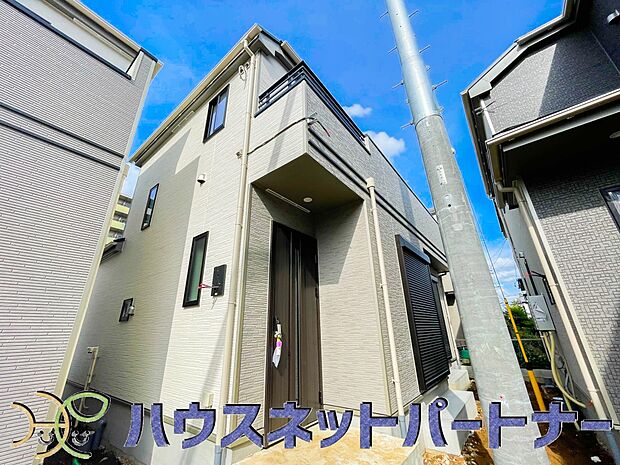 豊かで快適な暮らしを。ここから始まる「日常」はご家族にとってかけがえのない時間となります。少しでも豊かに、快適に。そんな想いから本邸宅は生まれました。