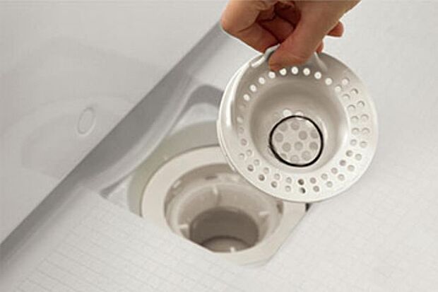 排水の勢いだけで髪の毛やゴミがまとまり、楽に捨てられます。シンプルな形状でお掃除もカンタンにできます。