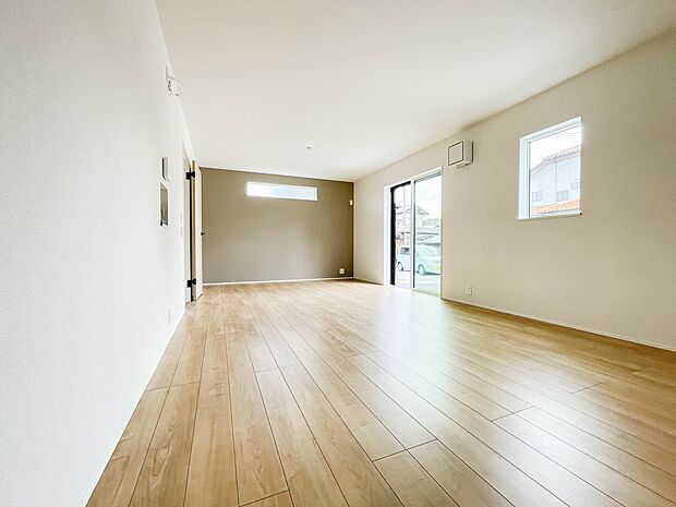 うららかな陽射しがどのお部屋にも降り注ぎますように、快適さを追求した間取設計。得難い立地環境での生活を恵みの豊かな永住の地へと変えてくれます。