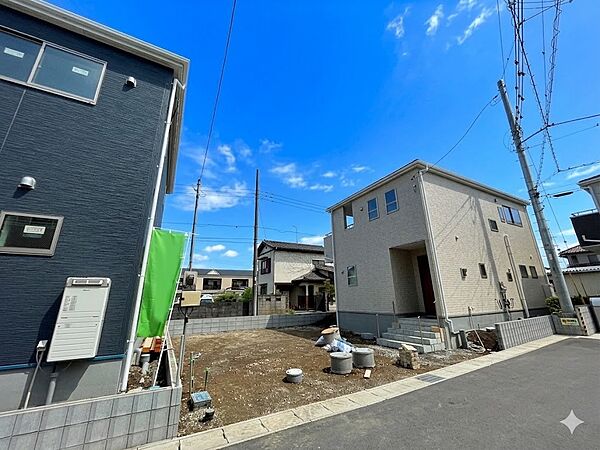 玄関の扉を開けると家族の待つお家。幸せを感じる瞬間です。