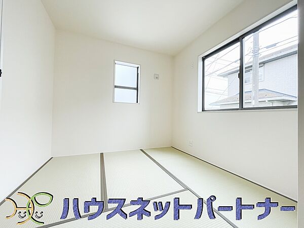 意外と場所をとるアイロンがけや、洗濯物をたたむときにも広々と使うことができ、ちょっと一休みしたい時、すぐに横になれることも魅力ですよね。また、来客時に客間や宿泊部屋として活用できます。