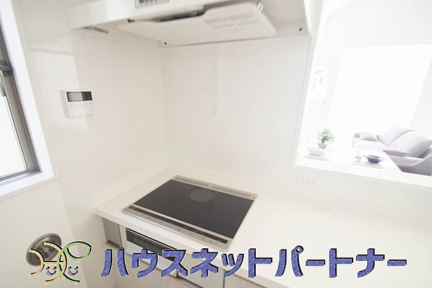 火を使わないIHクッキングヒーターは、お子様や高齢者のいるご家庭におすすめです。お手入れ簡単。