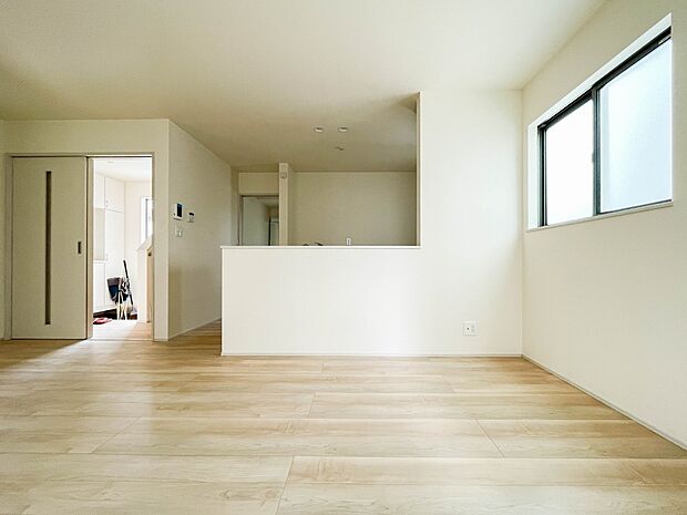 料理を作りながら家族との会話も弾む対面キッチンです。