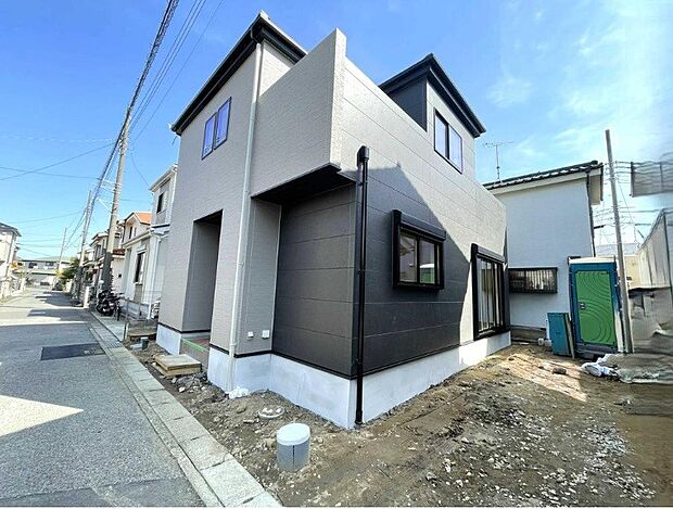 太陽に愛された邸は、陽当り・通風に優れた魅力的で快適さを追求した新築戸建でした。ここに住むからこそ意味がある。そんな特別感に浸りながら、毎日をお過ごしして欲しいです。