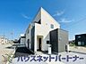 外観：ここから始まる「日常」はご家族にとってかけがえのない時間となります。少しでも豊かに、快適に。そんな想いから本邸宅は生まれました。
