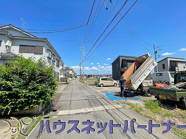 居住者の帰り、訪れる方を優しく迎える・安らぎに満ちた生活空間を予感させる。健やかな暮らしを楽しめそう。