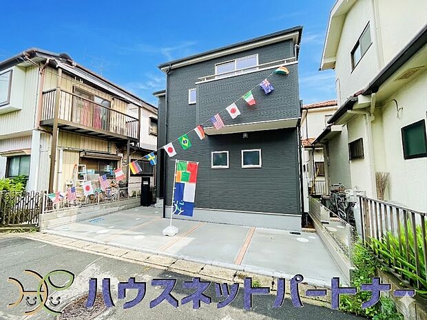 太陽に愛された邸は、陽当り・通風に優れた魅力的で快適さを追求した新築戸建でした。ここに住むからこそ意味がある。そんな特別感に浸りながら、毎日をお過ごしして欲しいです。