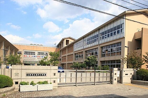 周辺環境-小学校(750m)三郷市立新和小学校
