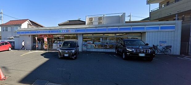 周辺環境-コンビニ(100m)ローソン 春日部中央三丁目店