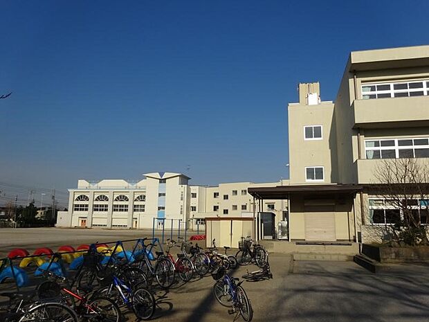 周辺環境-中学校(2200m)松伏町立松伏第二中学校