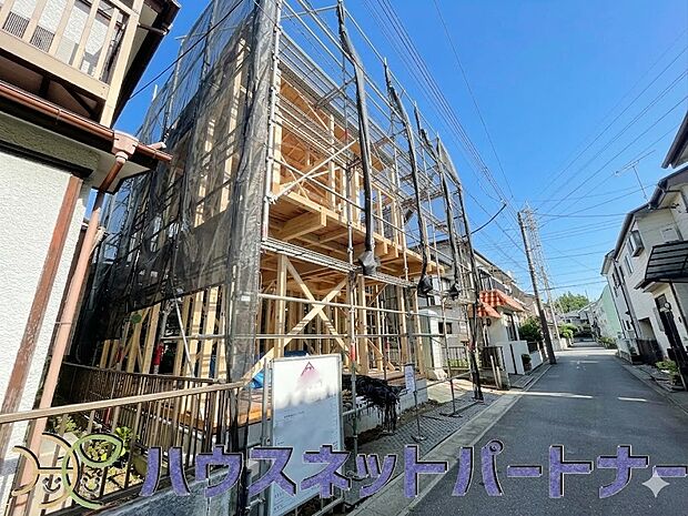 開放的な立地、隣地との空間周辺建物も綺麗で住みやすい