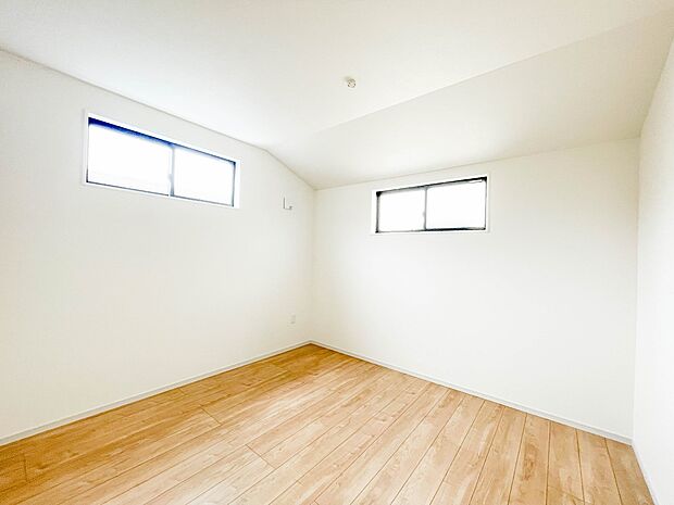 各部屋を最大限に広く使って頂ける様、全居住スペースに収納付。プライベートルームはゆったりと快適に。