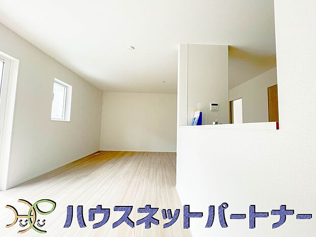 陽だまりのある光彩豊かなリビングは、何よりも快適で心休まる時間を過ごせます。