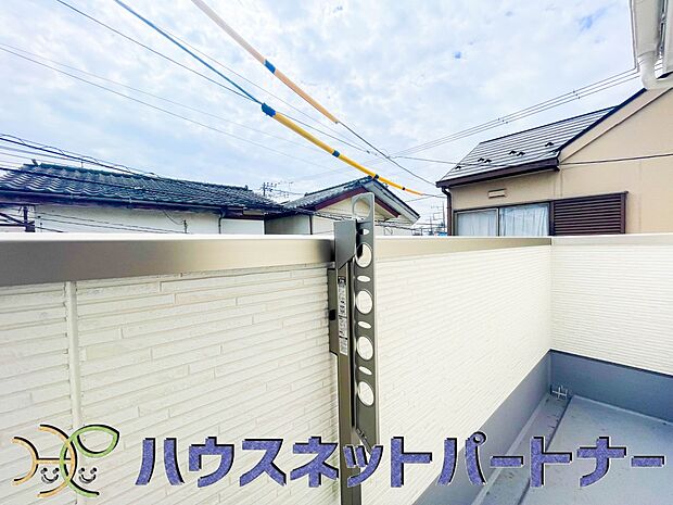 南バルコニーから差し込む陽光・通風は、住環境・快適性と共に有り続ける貴重な「財産」です。この新築戸建に住まう事で手に入れるものは、きっと日常にとっても貴重な存在となるはずです。