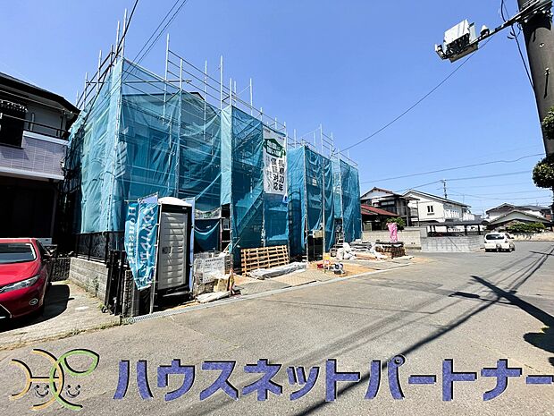 季節感を演出する多彩な樹木と豊かな彩りが重なり、四季折々の変化を楽しめる心地よい場所となることでしょう。時間の経過と共に味わいが出る素敵な空間へ。 