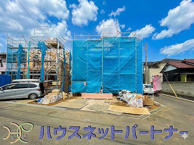 戸建ての購入を検討することになったきっかけに「駐車場を持てること」を挙げる方が多くいらっしゃいます。駐車場代金を支払続ける必要がないことは、駐車場付き戸建を持つ最大のメリットです。