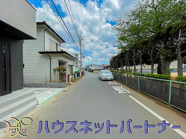 居住者の帰り、訪れる方を優しく迎える・安らぎに満ちた生活空間を予感させる。健やかな暮らしを楽しめそう。