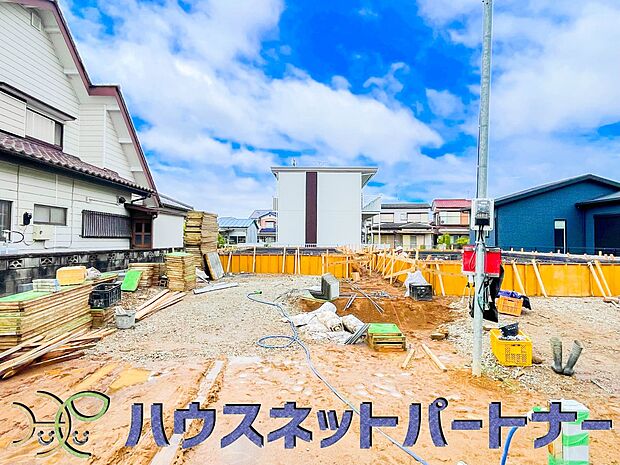 豊かで快適な暮らしを。ここから始まる「日常」はご家族にとってかけがえのない時間となります。少しでも豊かに、快適に。そんな想いから本邸宅は生まれました。