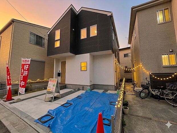 開放的な立地、隣地との空間周辺建物も綺麗で住みやすい。照明等はイメージです