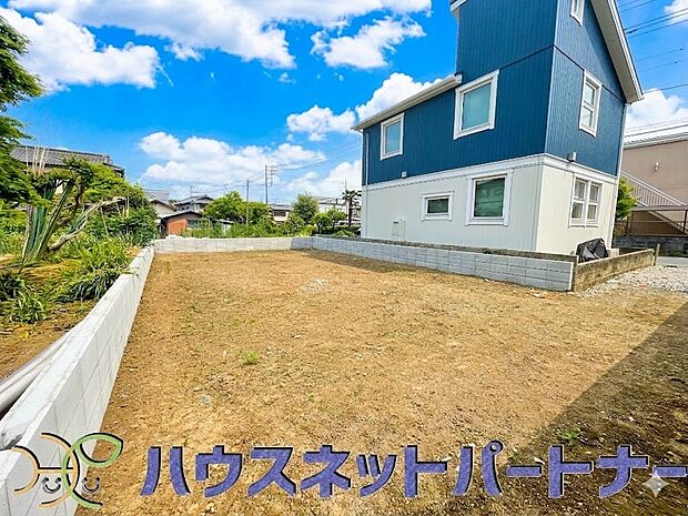 開放的な立地、隣地との空間周辺建物も綺麗で住みやすい