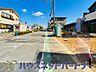 外観：前面道路でお車を駐車するのも楽々。