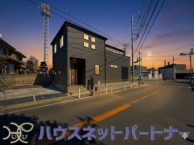 角地の陽だまりのお家。照明等はイメージです