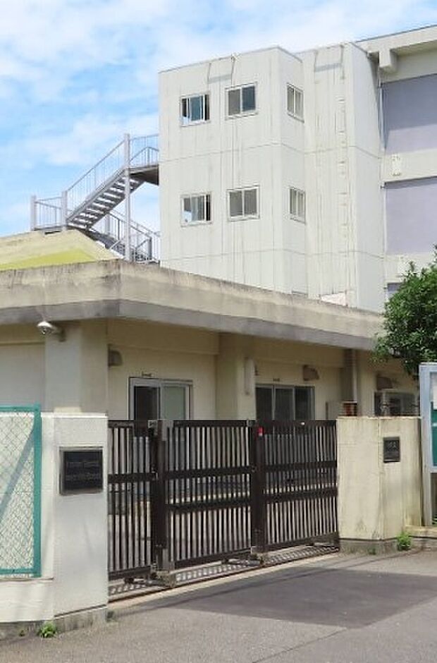 周辺環境-中学校(1300m)柏市立柏第二中学校