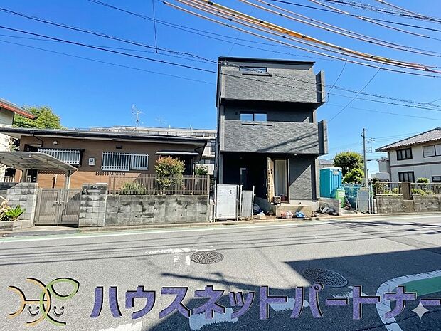 前面道路でお車を駐車するのも楽々。