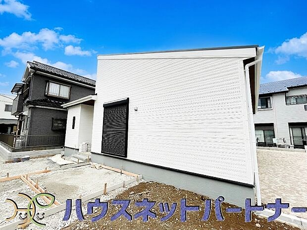 通勤や家族の送迎など、毎日の生活にマイカーが欠かせない方にとって駐車場は大事な条件。敷地内にカースペースがあれば、お出かけやお買い物の際の搬入出もらくらくです。
