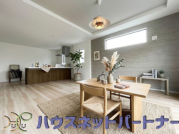 通風・採光に優れ、心地よい光と風が溢れています。 家具はイメージです。
