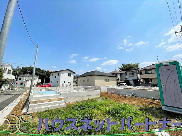 開放的な立地、隣地との空間周辺建物も綺麗で住みやすい