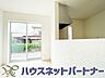 室内：キッチンカウンターがあると配膳が楽なことがメリットの一つ。後片付けをするときも、ダイニングテーブルからあまり動かずに流し台へ運ぶことができるので便利です♪