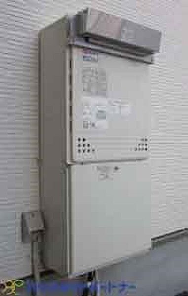 給湯機には環境にも家計にも優しいエコジョーズ。エコジョーズなら、ガスの使用量を減らせ、Co2の排出も少なくなるので、地球温暖化防止に貢献でき、さらにガス代の節約にもなります。
