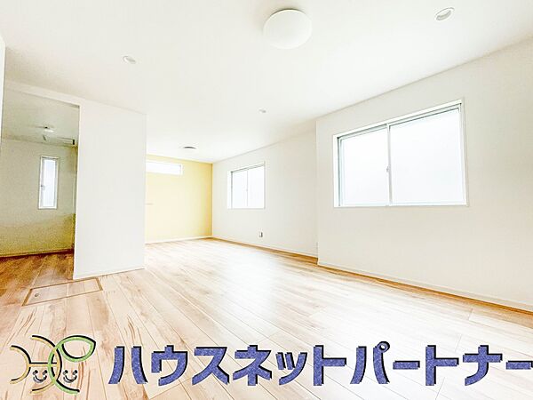 明るく開放的なダイニング。家族とのコミュニケーションが取りやすく、みんなの笑顔が溢れます
