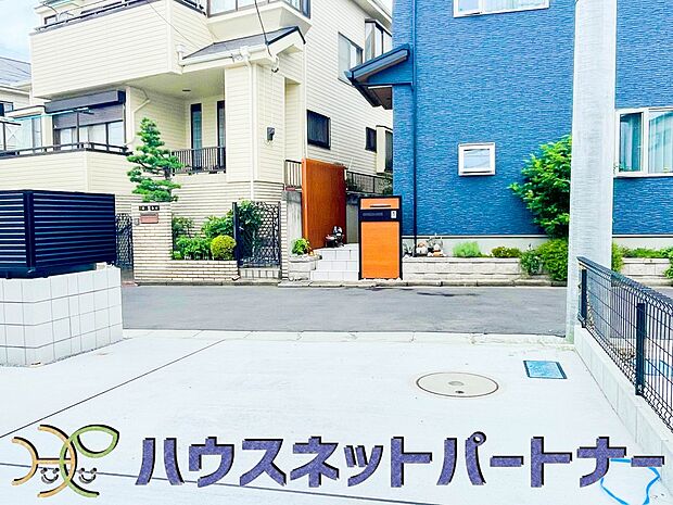 駐車場がある戸建を持つ最大のメリットは、駐車場代金を支払い続ける必要がないことです。賃貸住宅に住んでいる方が、戸建の購入を考えるきっかけに挙げることが多いようです。