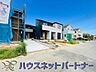 外観：前面道路でお車を駐車するのも楽々。
