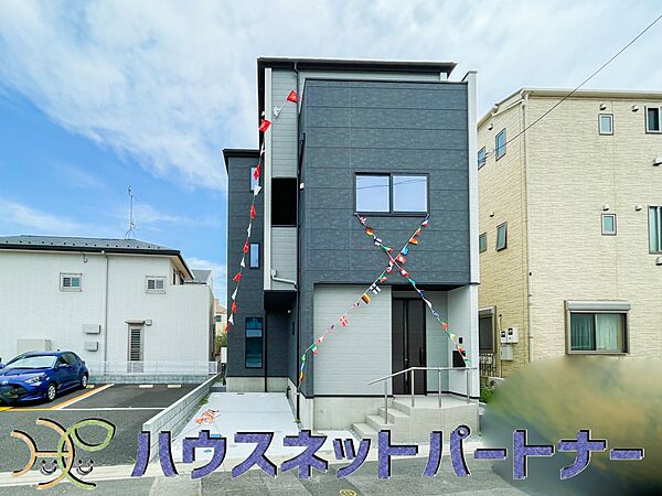 太陽に愛された邸は、陽当り・通風に優れた魅力的で快適さを追求した新築戸建でした。ここに住むからこそ意味がある。そんな特別感に浸りながら、毎日をお過ごしして欲しいです。