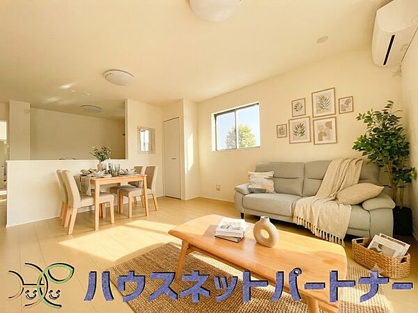 うららかな陽射しがどのお部屋にも降り注ぎますように、快適さを追求した間取設計。得難い立地環境での生活を恵みの豊かな永住の地へと変えてくれます。