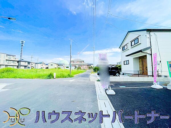 居住者の帰り、訪れる方を優しく迎える・安らぎに満ちた生活空間を予感させる。健やかな暮らしを楽しめそう。