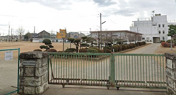 周辺環境-中学校(450m)野田市立二川中学校